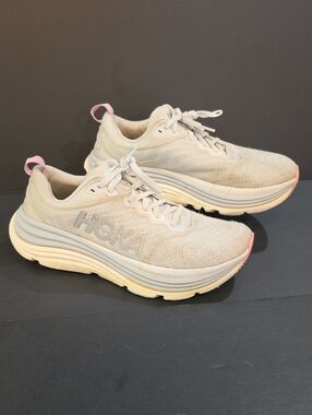 Hoka Gaviota 5 Women's Silver Gray Shoes with Pink Accents Size 10